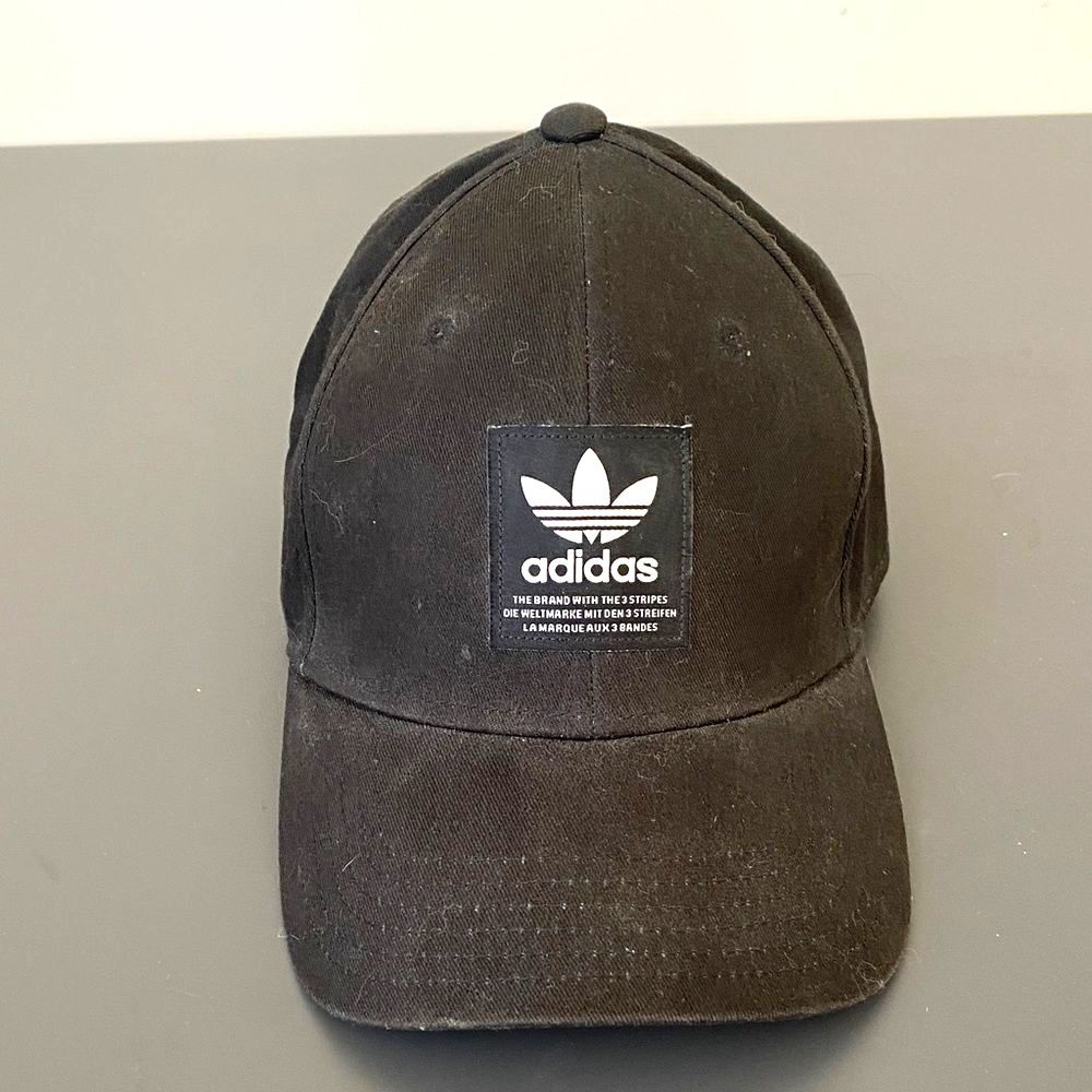 Adidas Original Logo Patch Black Cap Hat OS Unisex Street Casual Gym Workout